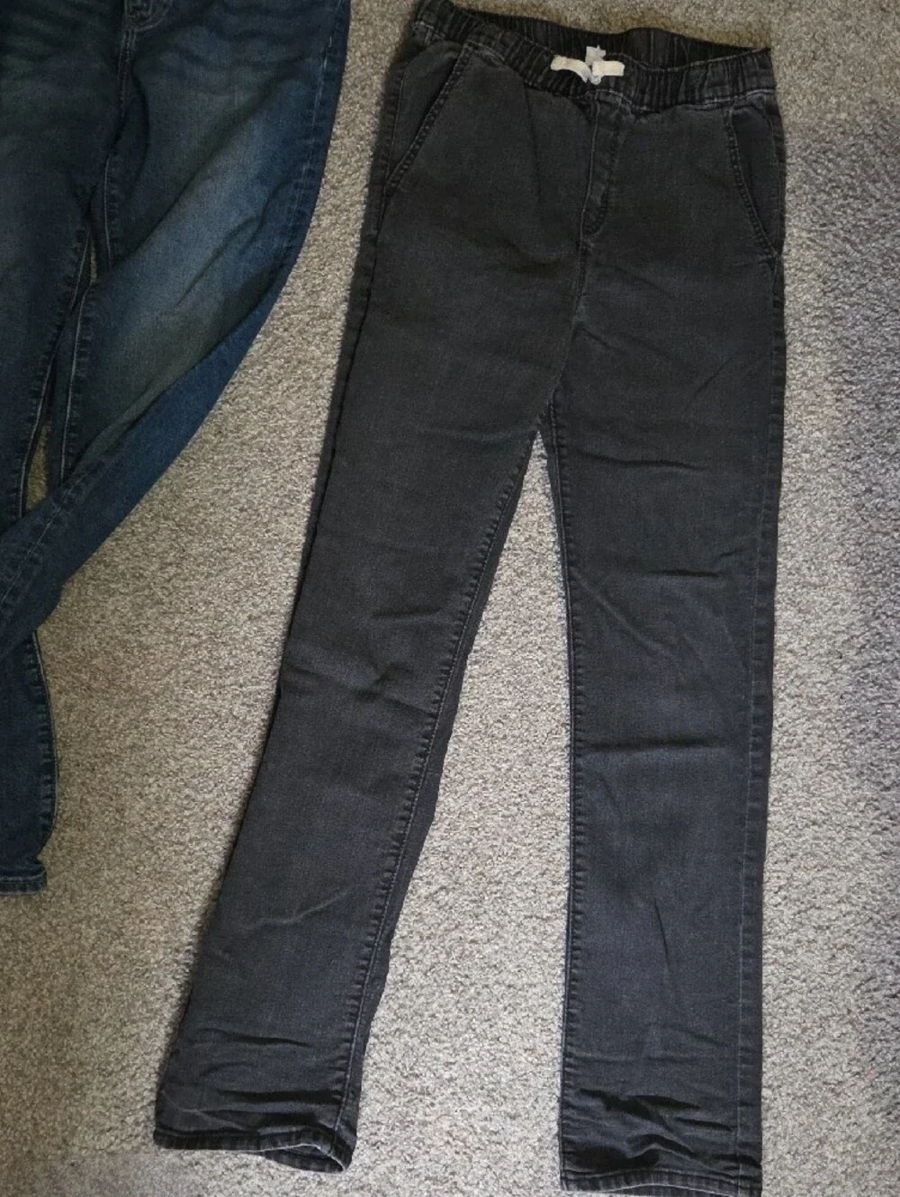 Old Navy 5 Pairs XXL/18, 4 pairs Jeans And 1 Jogger Bundle Blue, Black, Gray